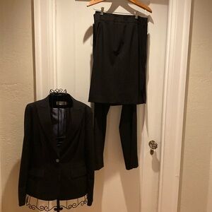 EUC Calvin Klein 3-piece suit size 6